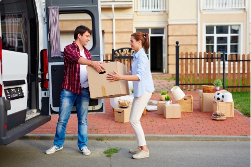 man en vrouw gaan samenwonen